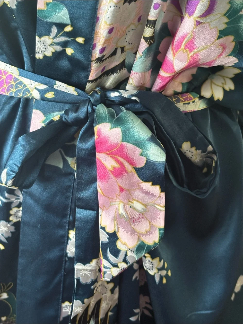 Kim + Ono Chrysanthemum & Crane Long Satin Kimono Robe - Picture 6 of 11